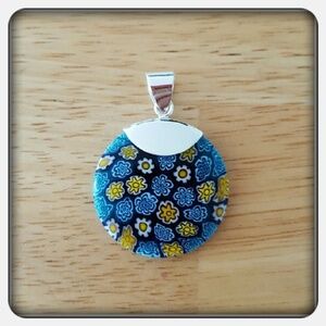 NWOT Woman's Pendant